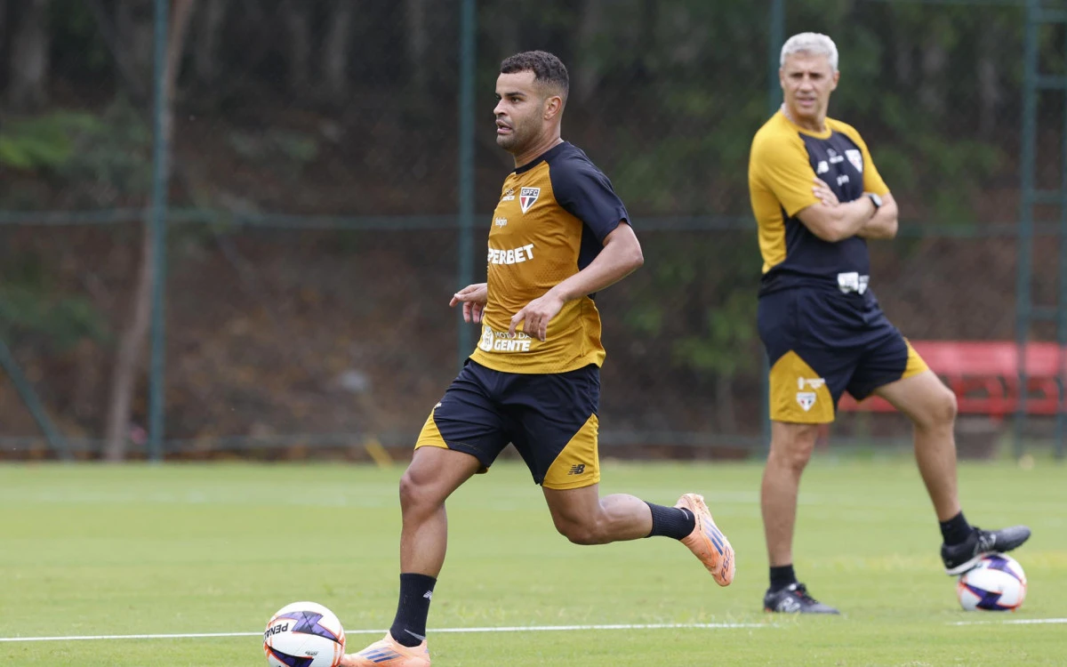 Alisson chega ao Rio nas próximas horas para assinar com o Fluminense