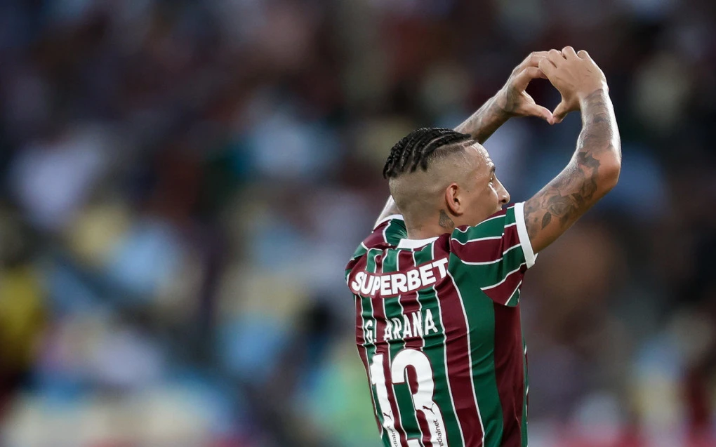 arana-comemora-primeiro-gol-no-maracanã-vai-ficar-memorizado-1