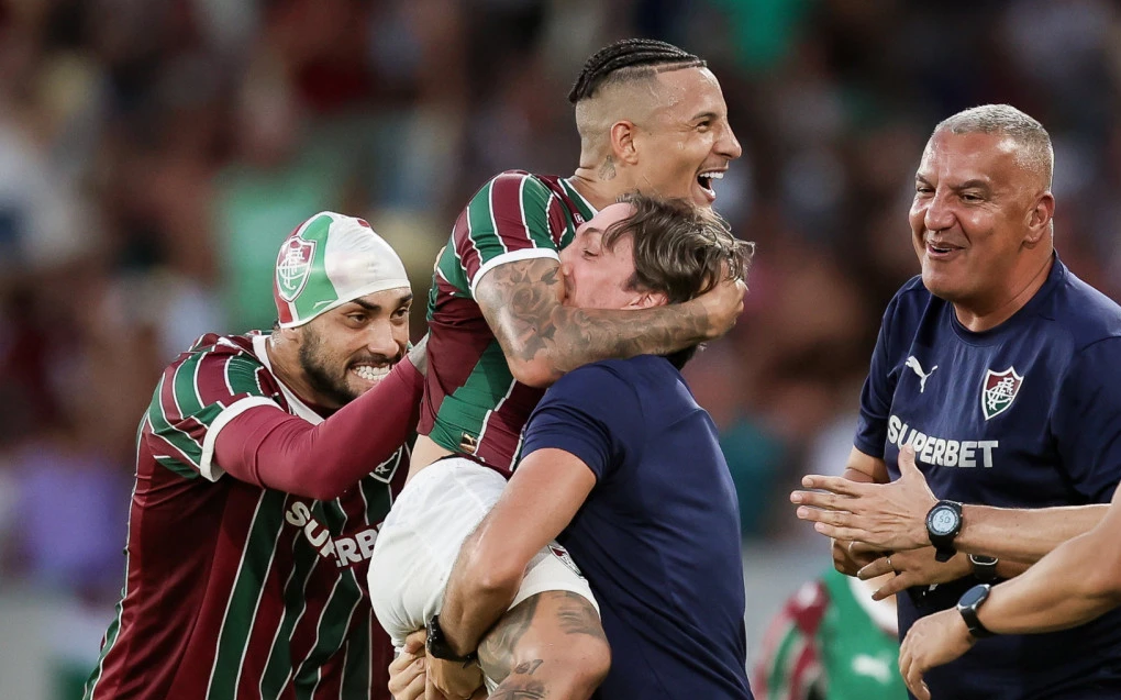 Arana elogia Renê e celebra disputa saudável pela lateral no Fluminense