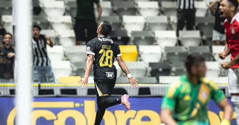 Atlético-MG vence Inter na Arena MRV e garante primeira vitória no Brasileirão