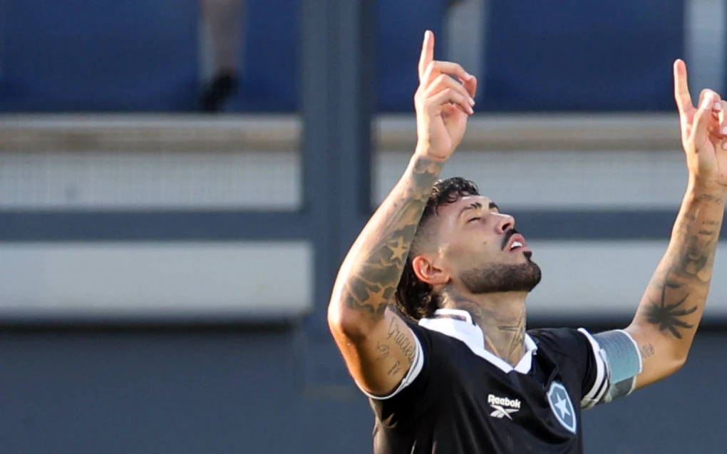 Barboza celebra vitória do Botafogo e sai em defesa de Anselmi