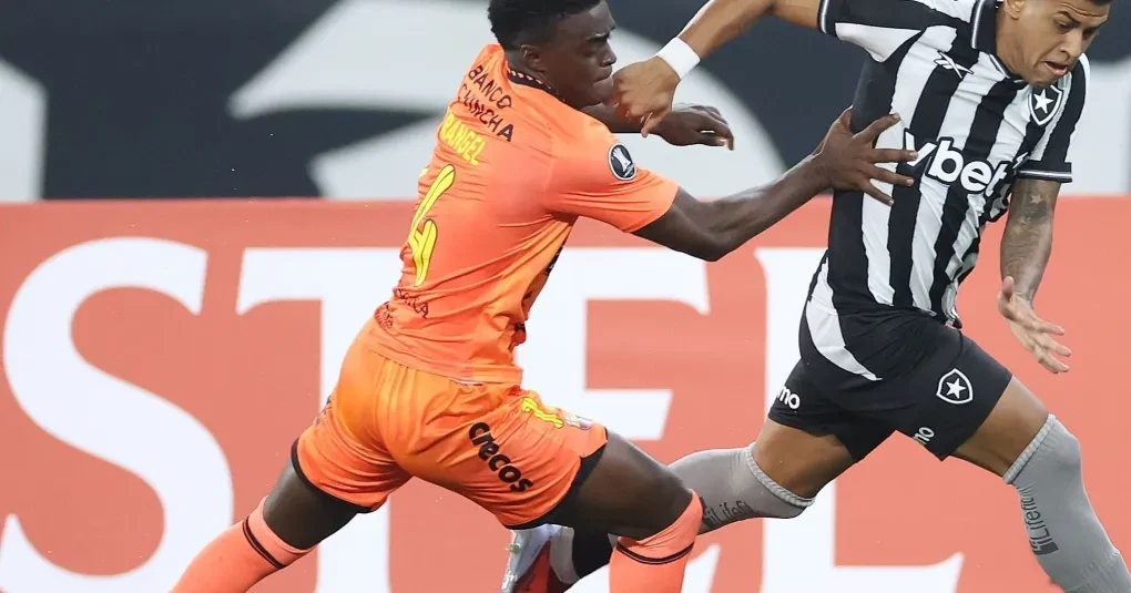 Barcelona (EQU) vence Botafogo e avança à fase de grupos da Libertadores