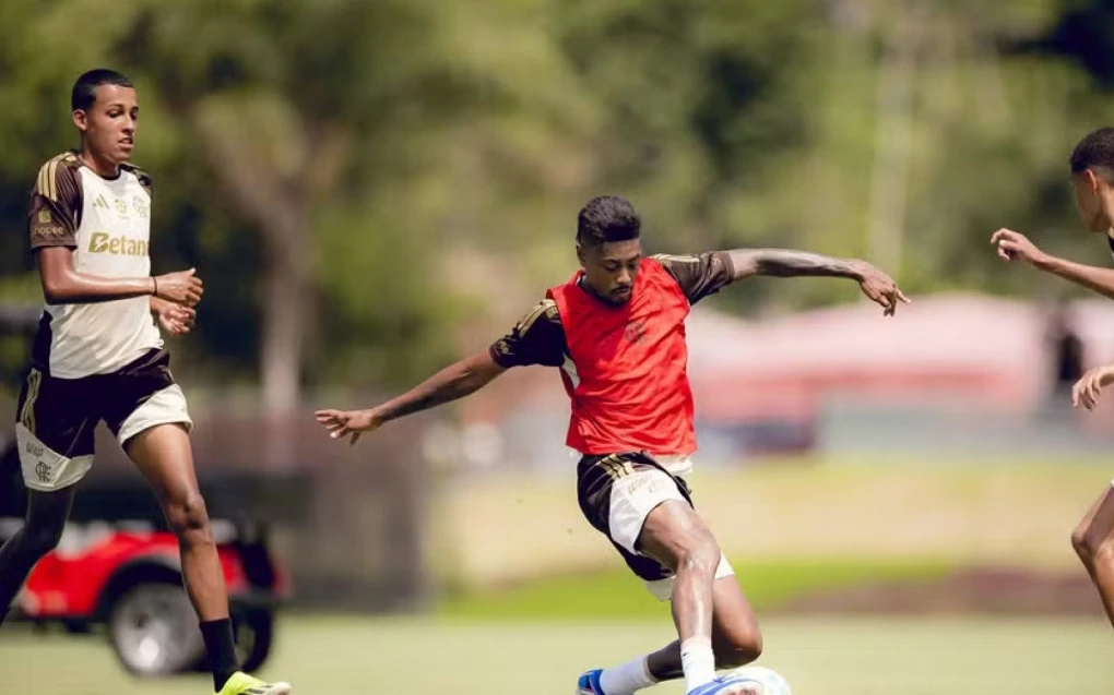 Bruno Henrique retoma treinos e pode reforçar o Flamengo contra o Bragantino