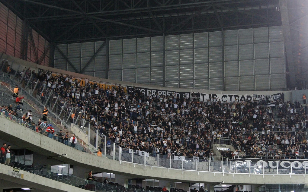 CBF altera horário de Botafogo x Athletico-PR pelo Brasileirão