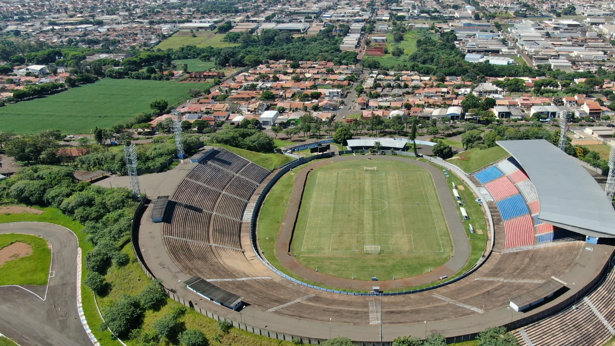corinthians-avalia-pagar-multa-para-escalar-allan-diante-do-flamengo-1
