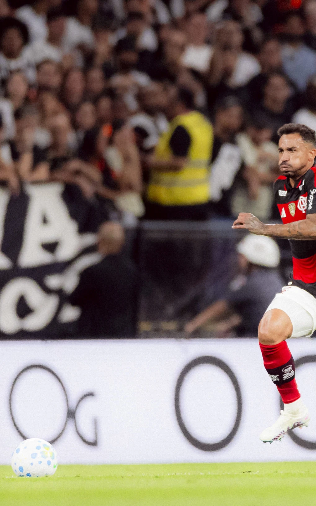 danilo-avalia-decisão-da-arbitragem-e-valoriza-ponto-conquistado-pelo-flamengo-1