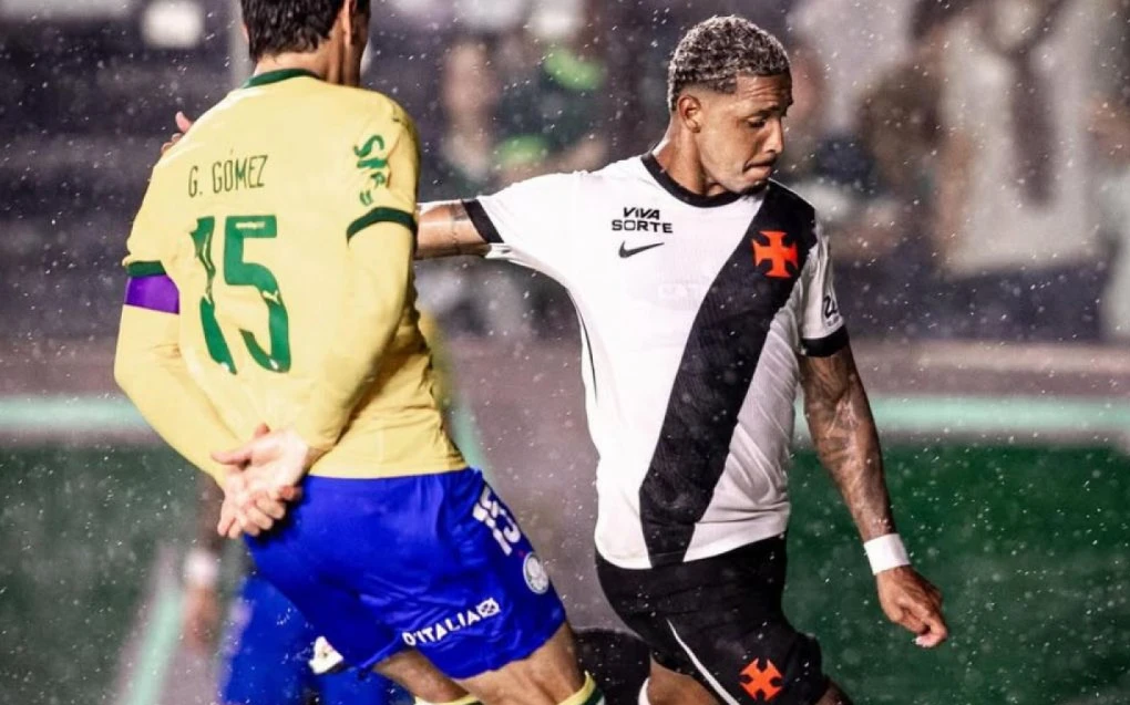 David diz que clima com Renato no Vasco ficou ‘mais leve’ após vitória