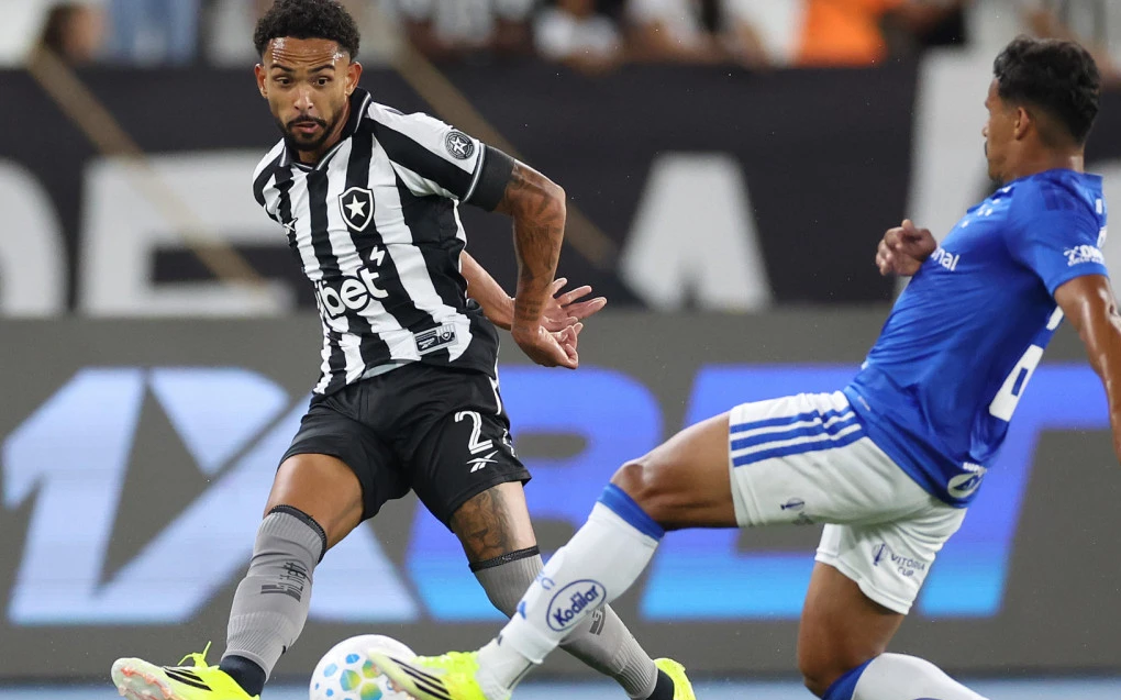 Vitinho revela conversa com Davide Ancelotti e mira vaga na Copa