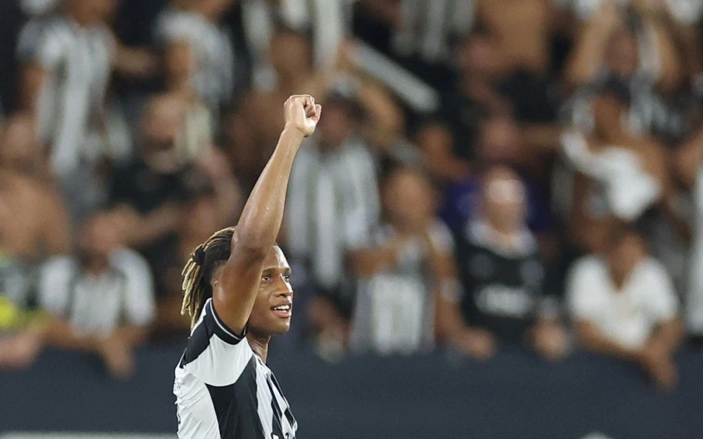 Danilo volta à Seleção após quatro anos e desfalca o Botafogo no Brasileirão