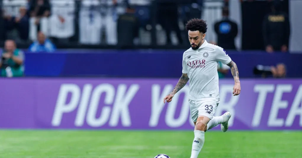 em-meio-à-guerra-claudinho-deixa-o-catar-1