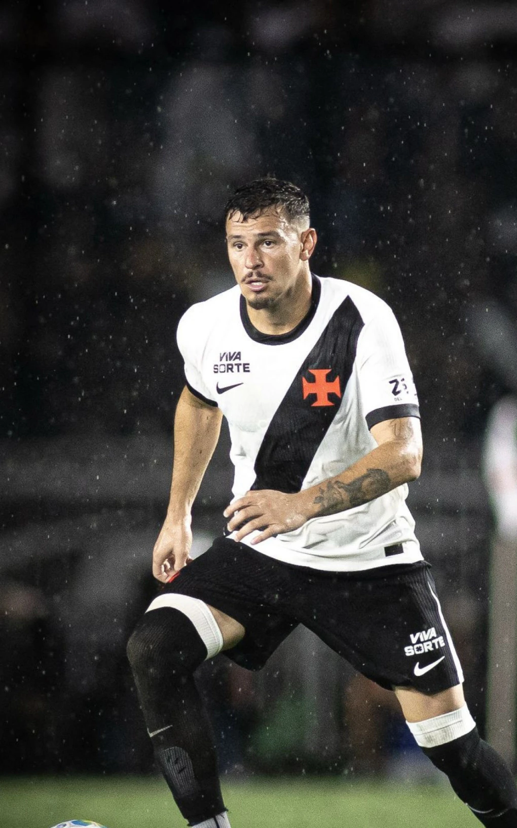 hugo-moura-retoma-titularidade-com-renato-gaúcho-em-último-ano-de-contrato-no-vasco-1