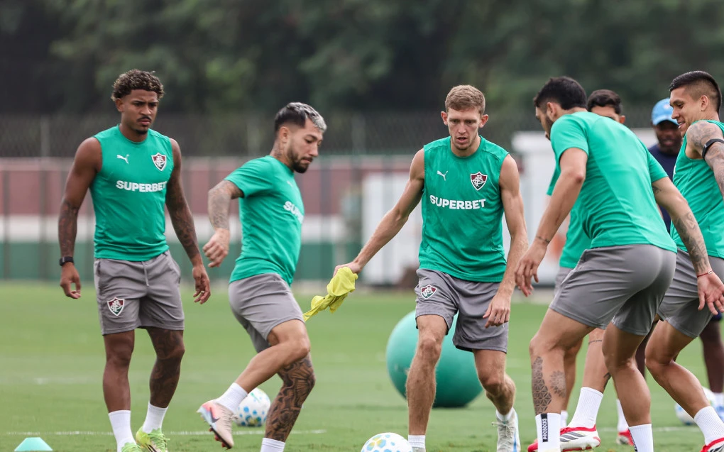 John Kennedy volta aos treinos e pode ser opção do Fluminense contra o Atlético-MG