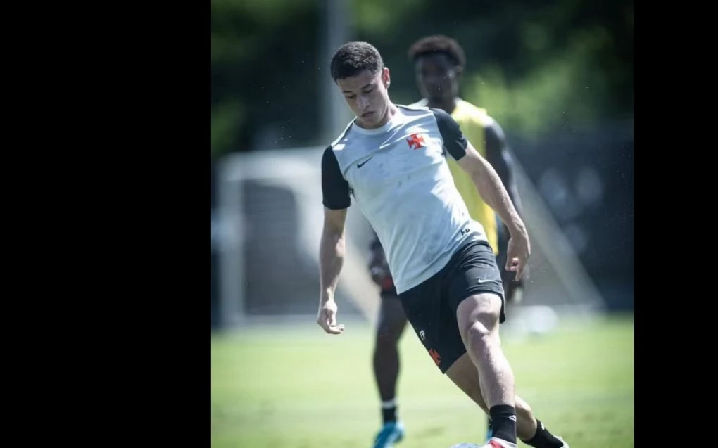 joia-do-vasco-bruno-lopes-busca-espaço-com-renato-gaúcho-1