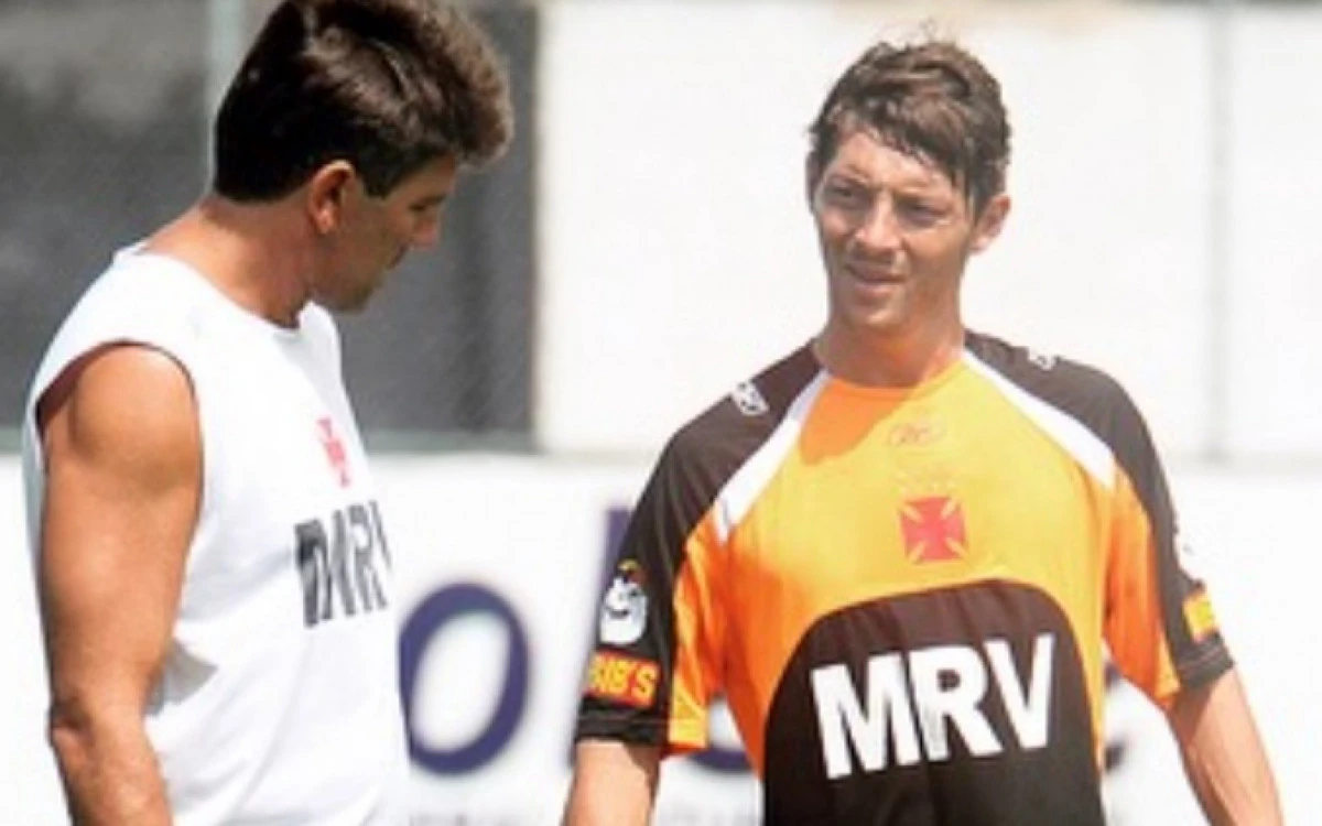 Leandro Amaral pede foco ao elenco do Vasco após chegada de Renato Gaúcho