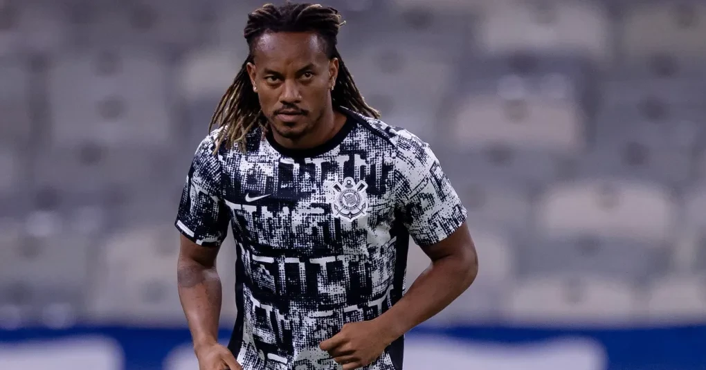 Meia do Corinthians é convocado por Mano Menezes para a Seleção Peruana | CNN Brasil