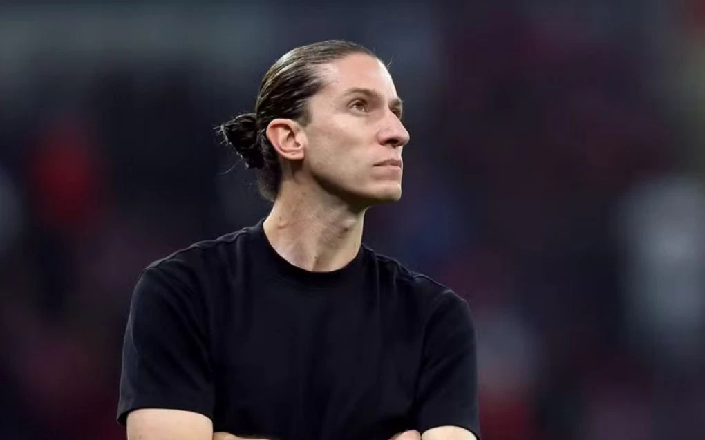 Filipe Luís vai priorizar propostas da Europa, diz empresário; Cruzeiro mostrou interesse