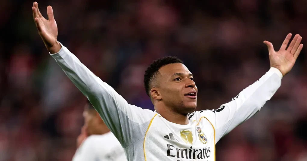 Mbappé rebate críticas e cita Cristiano Ronaldo e Di Stéfano: foco na Champions e na seleção