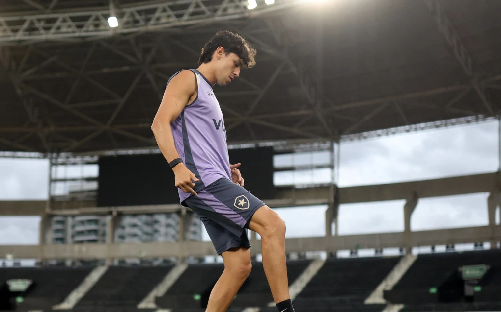 Sem Danilo, Botafogo aposta em reforço defensivo para o duelo com Mirassol