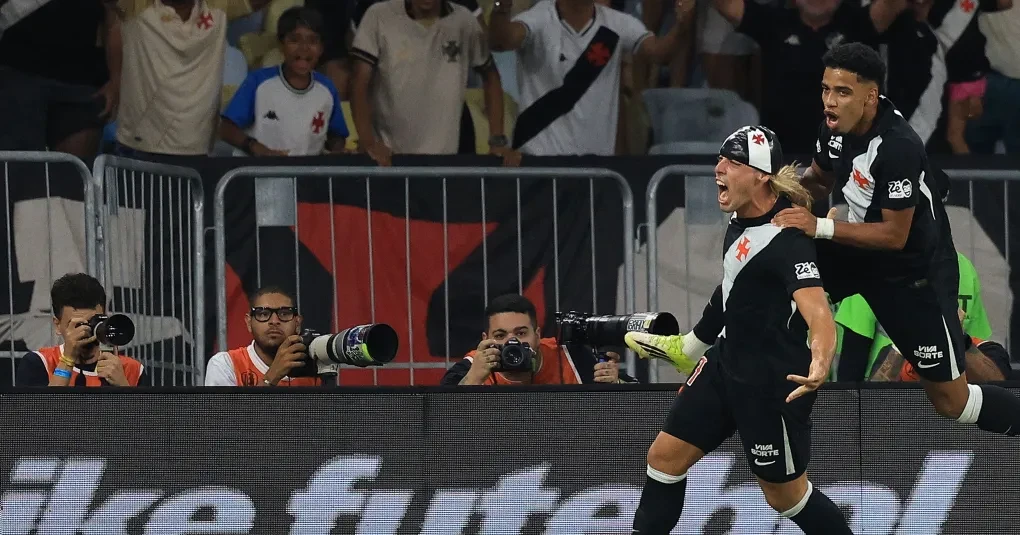 time-da-virada-vasco-vence-fluminense-pelo-brasileirão-com-gols-no-fim-1