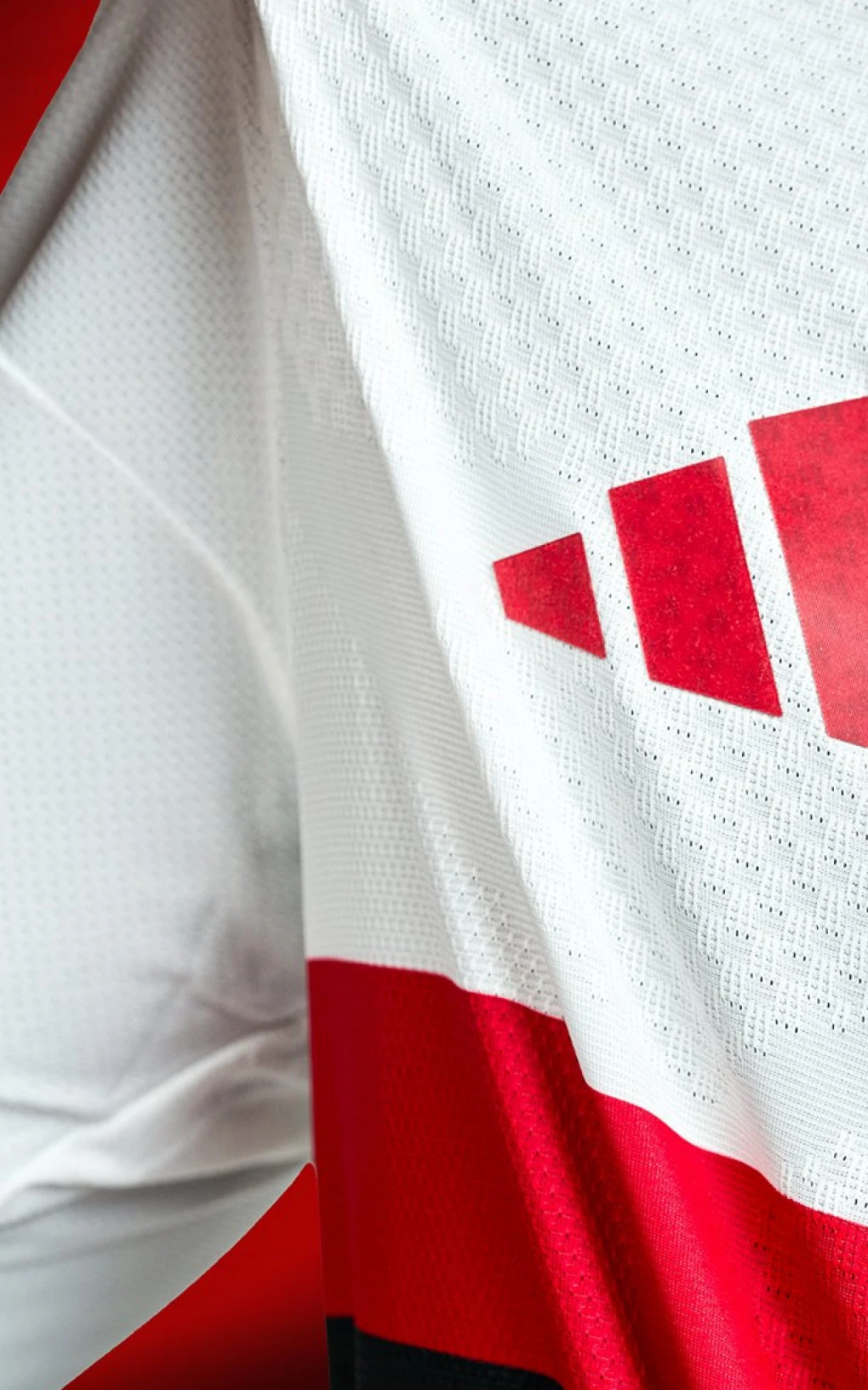 adidas-apresenta-nova-camisa-branca-do-flamengo-veja-imagens-1