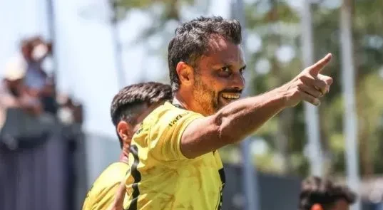 Adversário do Santos pode ter presidente como jogador na Sul-Americana | CNN Brasil