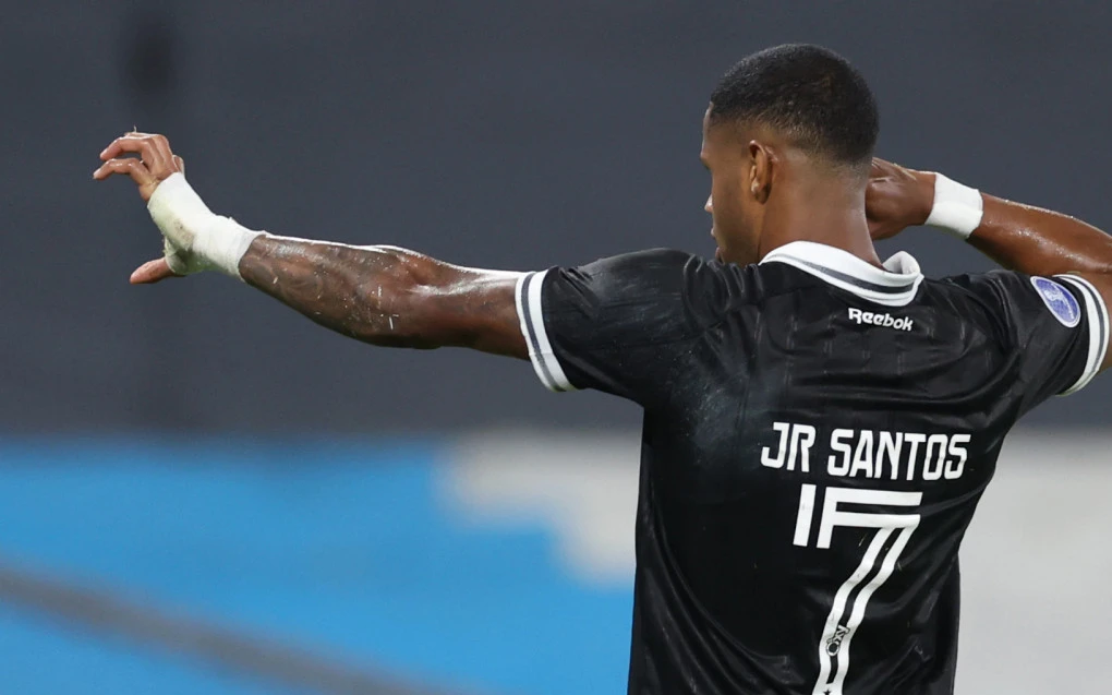 Júnior Santos, agora no Botafogo, iguala marca de gols de 2025