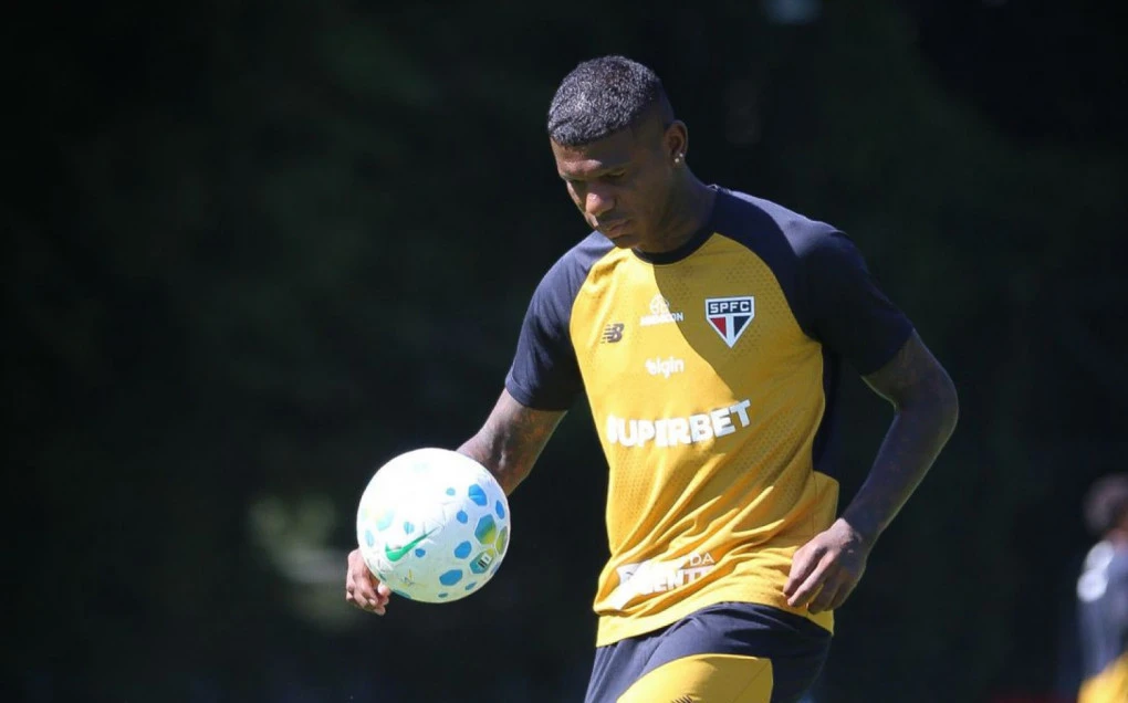 Alvo do Vasco, Arboleda falta a nova reapresentação, e São Paulo prepara rescisão | Vasco | O Dia