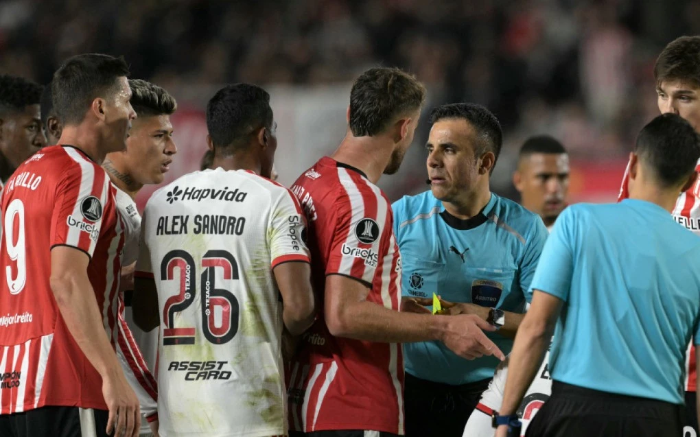 Auxiliar do Flamengo critica postura do Estudiantes: 'Se preocupou em agredir' | Flamengo | O Dia