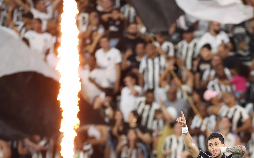 Botafogo marca nos acréscimos e larga na frente da Chapecoense na Copa do Brasil | Botafogo | O Dia