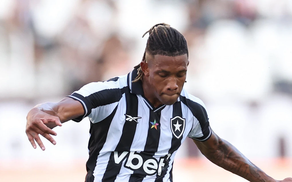 botafogo-quer-dar-mais-liberdade-a-danilo-dentro-de-campo-1