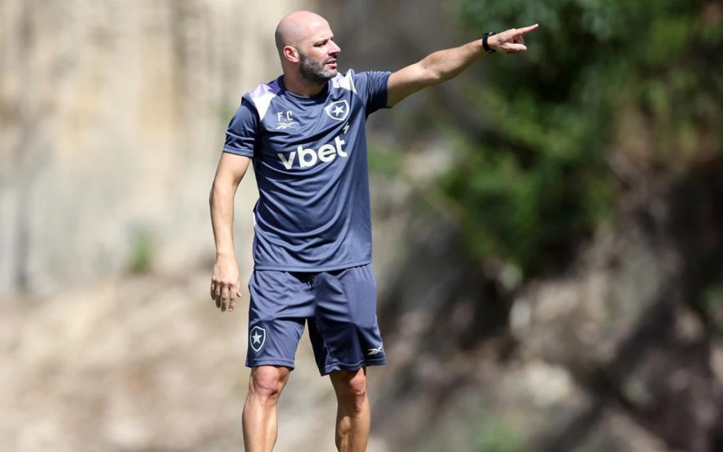 Botafogo x Internacional: transmissão, escalações prováveis e arbitragem