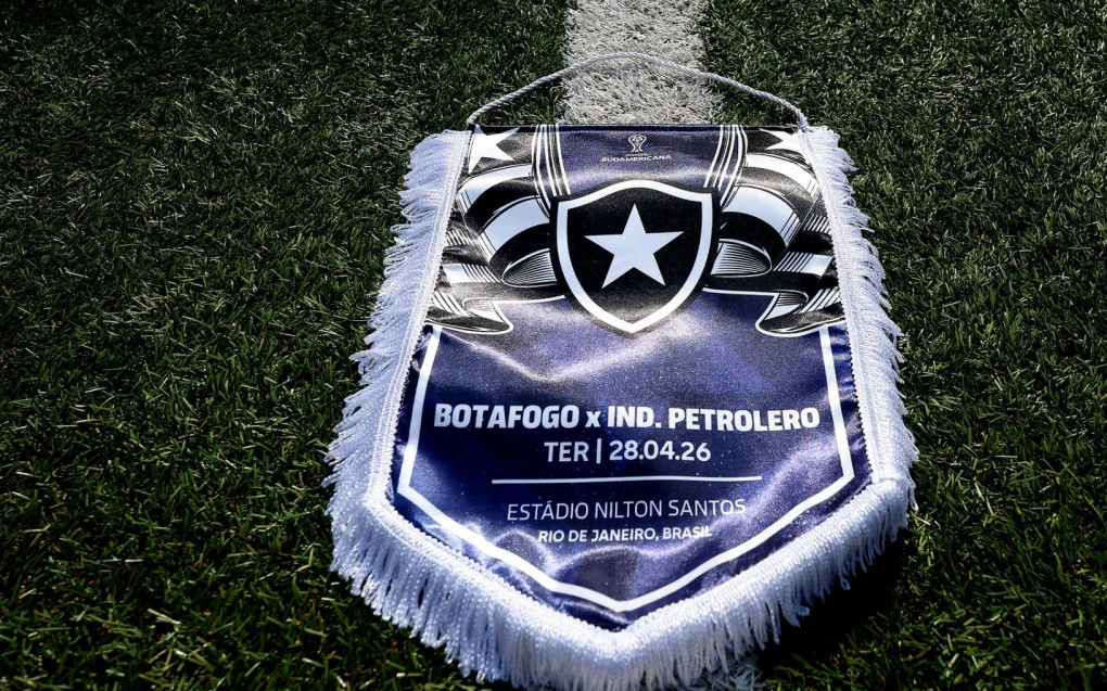 Gramado do Nilton Santos é alvo de críticas após Botafogo x Independiente Petrolero