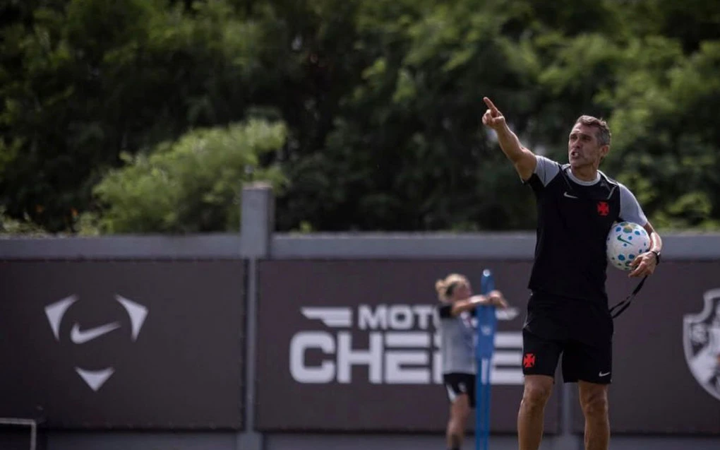 Bruno Lazaroni recebe aumento no Vasco após recusar proposta do Corinthians | Vasco | O Dia
