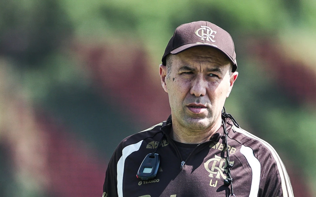 Flamengo anuncia relacionados com meio-campo desfalcado para duelo contra Atlético-MG