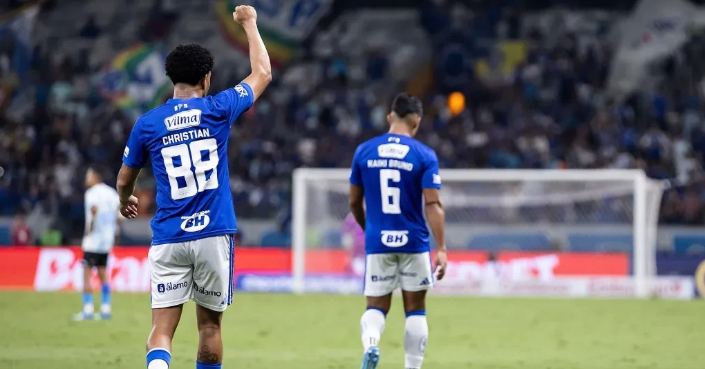 cruzeiro-pega-o-remo-para-aumentar-embalo-no-brasileiro-e-se-afastar-do-z4-1