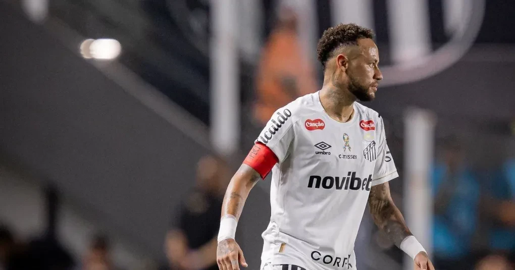 Cuca critica arbitragem e lamenta cartão que afasta Neymar do clássico com o Flamengo