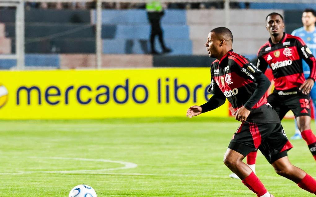 de-la-cruz-agarra-oportunidade-no-flamengo-e-agrada-a-leonardo-jardim-1