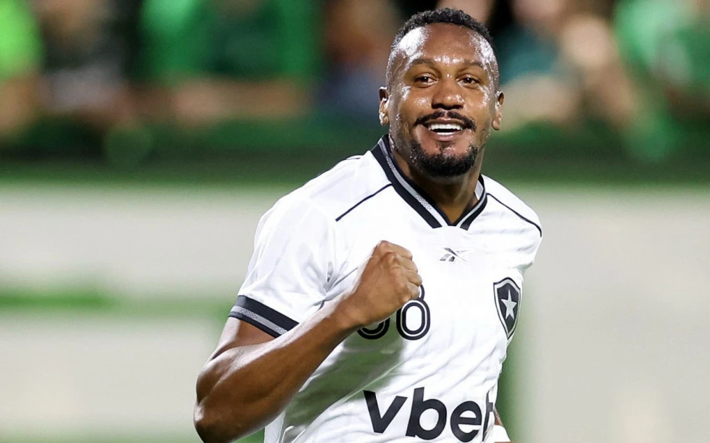 Destaque contra a Chapecoense, Edenilson lidera estatísticas ofensivas na Série A | Botafogo | O Dia