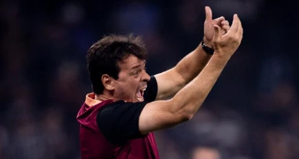 Diniz destaca "luta" do Corinthians e analisa confusão no vestiário | CNN Brasil