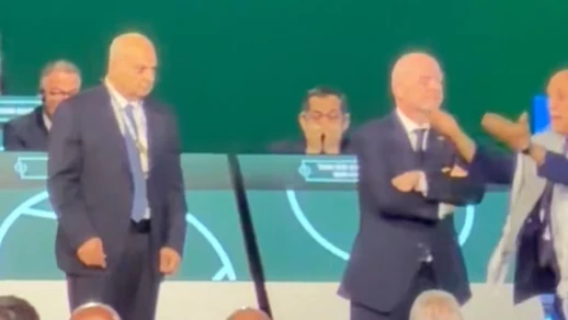 Dirigente palestino recusa aperto de mão israelense em evento da Fifa | CNN Brasil
