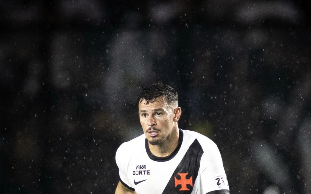 em-alta-com-renato-hugo-moura-celebra-momento-e-projeta-futuro-no-vasco-1