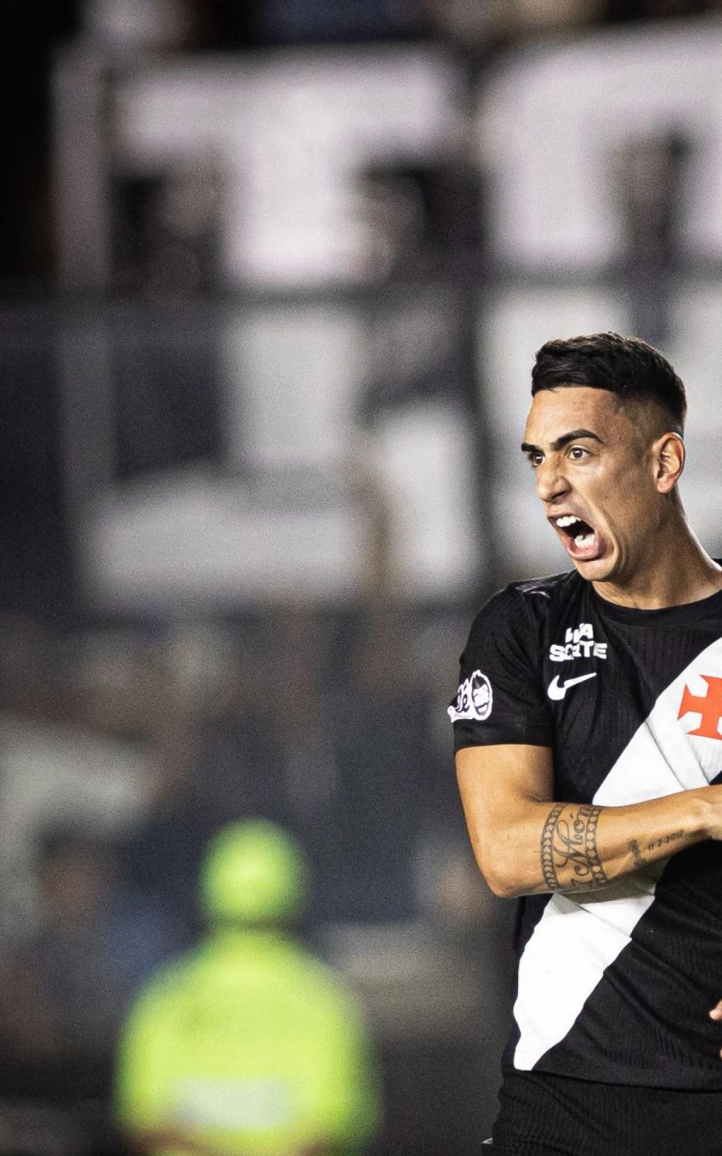 Em noite de homenagens a Roberto Dinamite, Vasco vence o São Paulo de virada | Vasco | O Dia