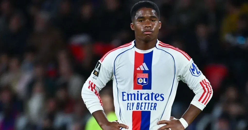 Endrick nega atrito com técnico do Lyon após críticas: "Resposta no campo" | CNN Brasil