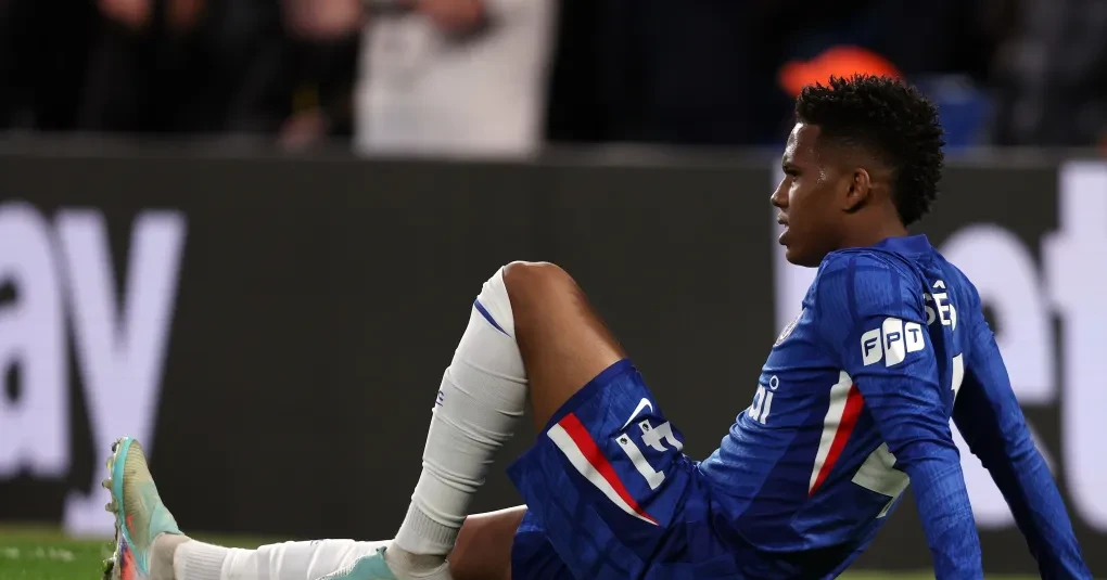 Estêvão deixa jogo do Chelsea lesionado e preocupa Seleção para Copa | CNN Brasil