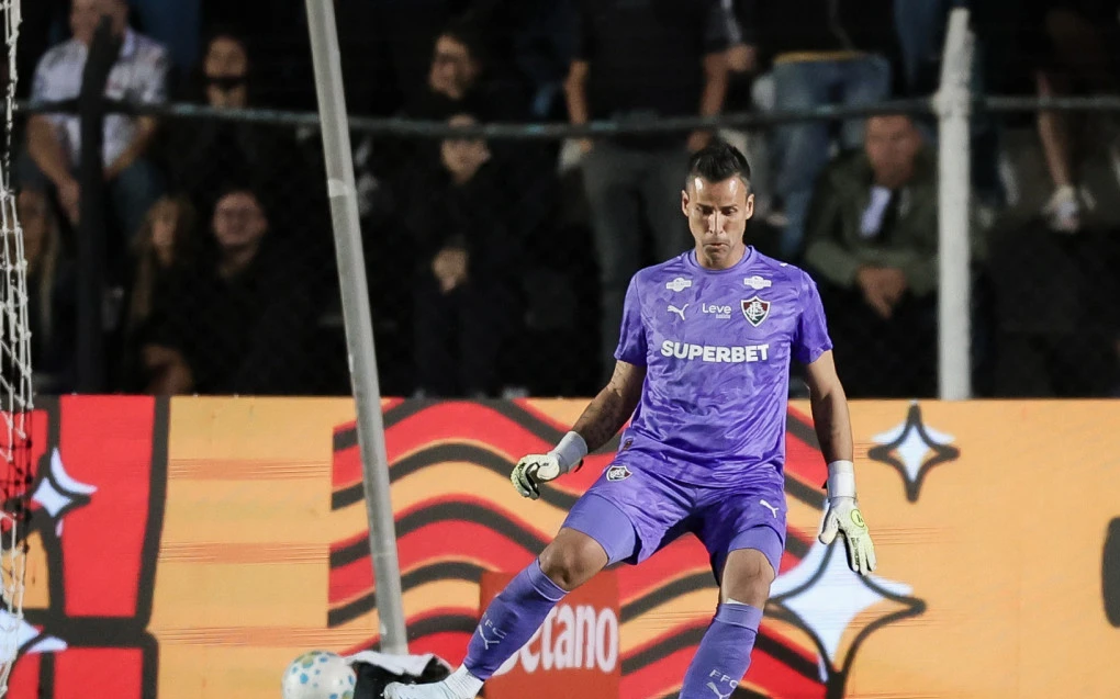 Fábio critica estado do gramado do Operário: ‘Alguns lugares tinha barro’