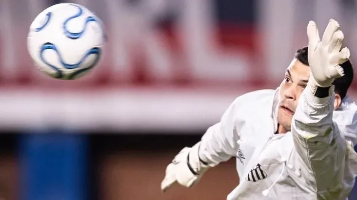 Falhou? Brazão sofre gol após fazer milagre em San Lorenzo x Santos; veja | CNN Brasil