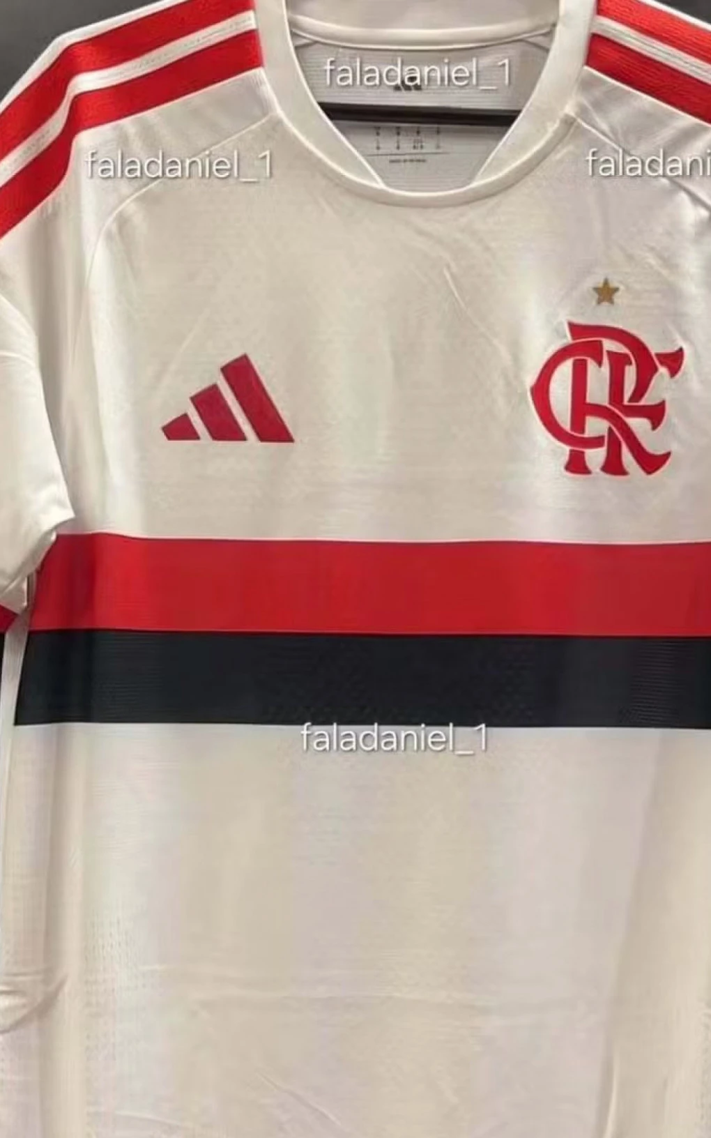 Flamengo aposenta o ‘uniforme 2’ e oficializa o ‘Manto 1 Branco’