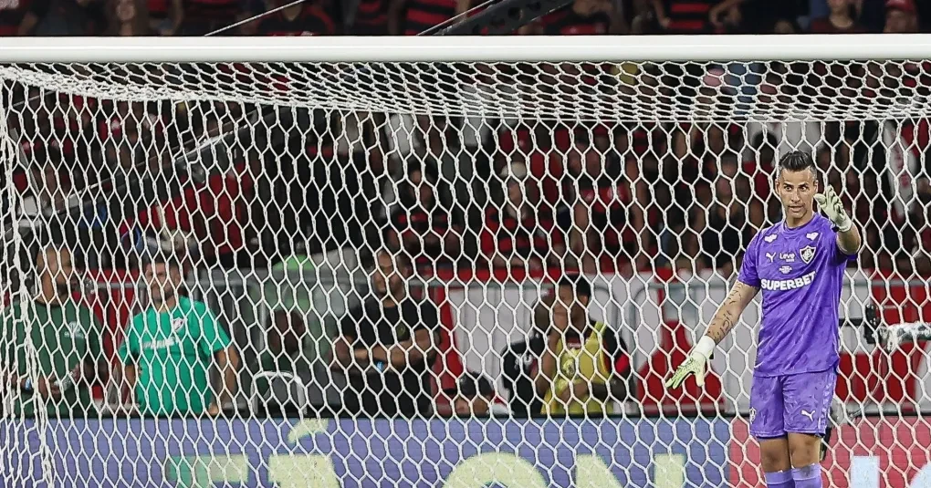 Fluminense: Em La Paz, Fábio vai quebrar recorde na Libertadores | CNN Brasil