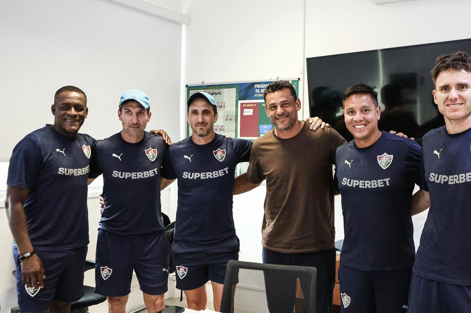 Fred visita CT do Fluminense e acompanha trabalho de Zubeldia para curso da Uefa | Fluminense | O Dia