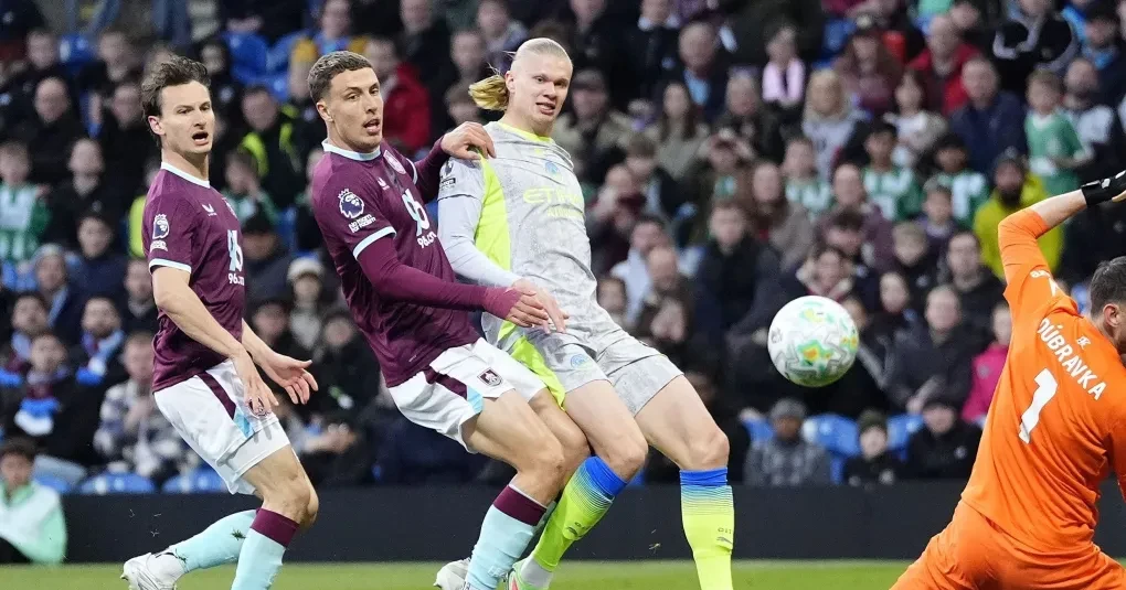 haaland-marca-city-vence-o-burnley-e-assume-liderança-da-premier-league-1